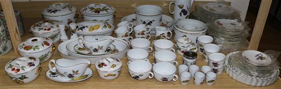 4 boxes of Royal Worcester Evesham extensive service